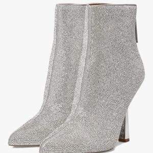 Steve Madden Silver Heeled Boots Sleek Design